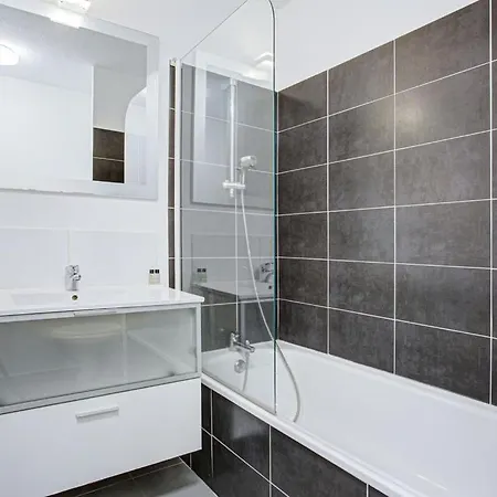 T3 Proche Tour Eifel Apartmán *